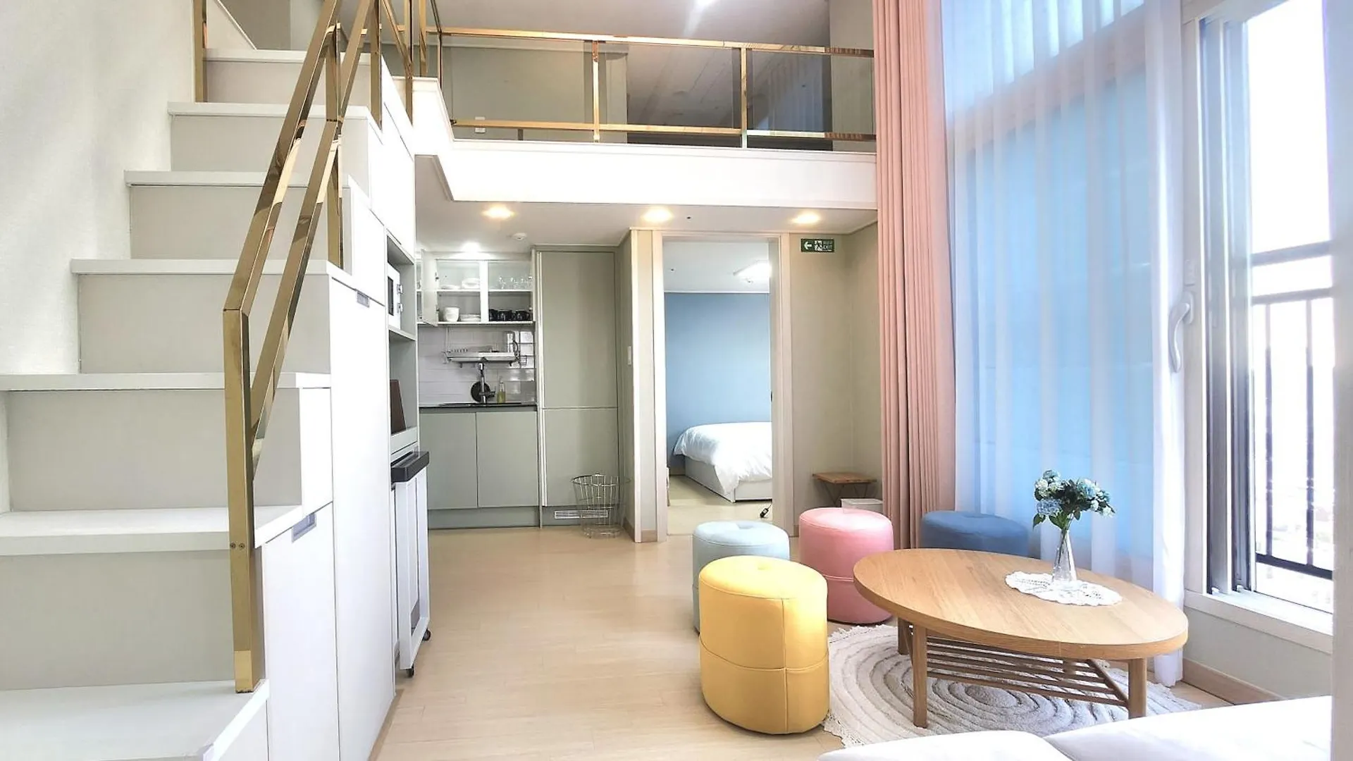 Hongik University Sinchon Sirince Σεούλ 0*,  Νότια Κορέα