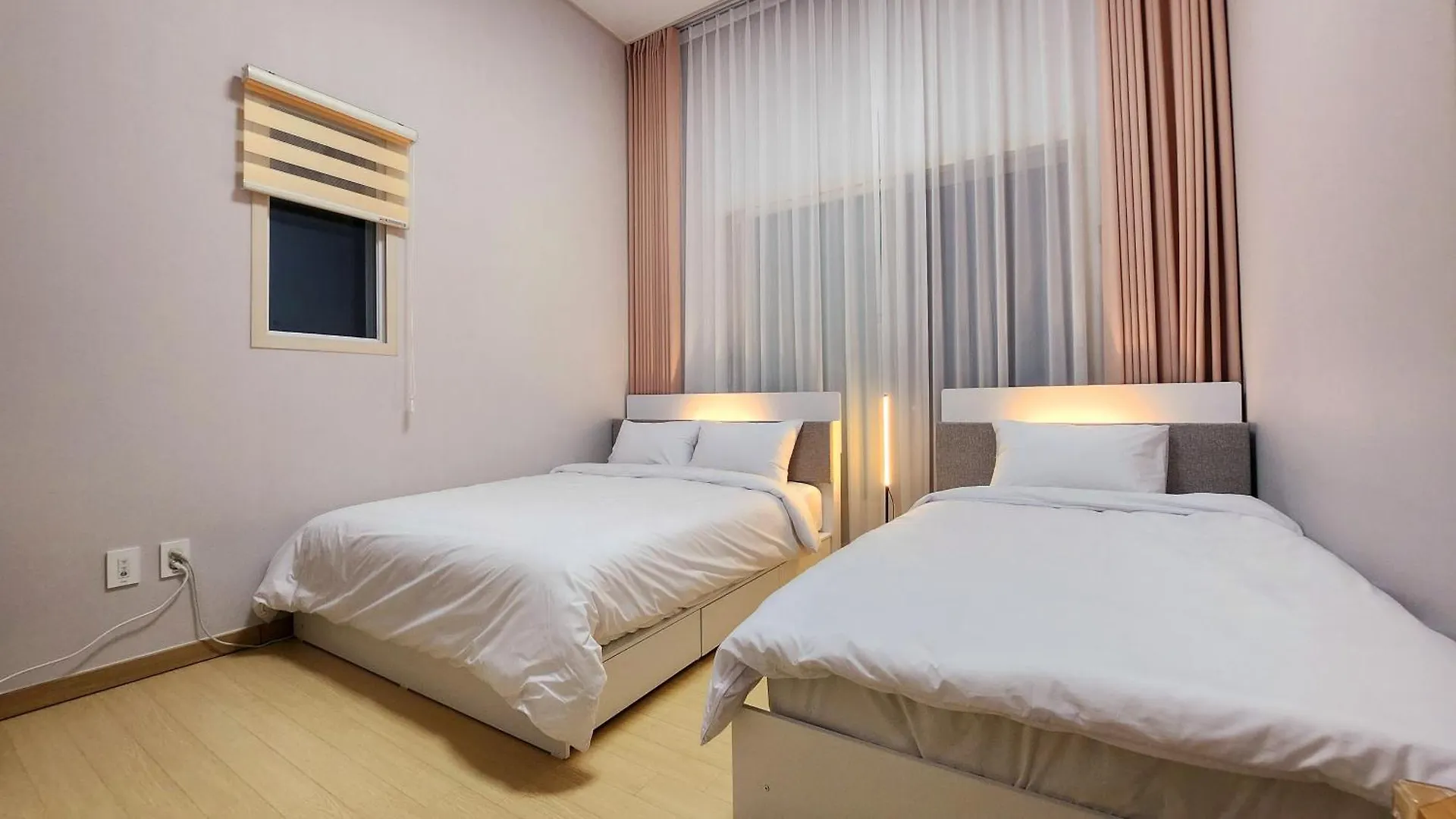 Hongik University Sinchon Sirince Seoul