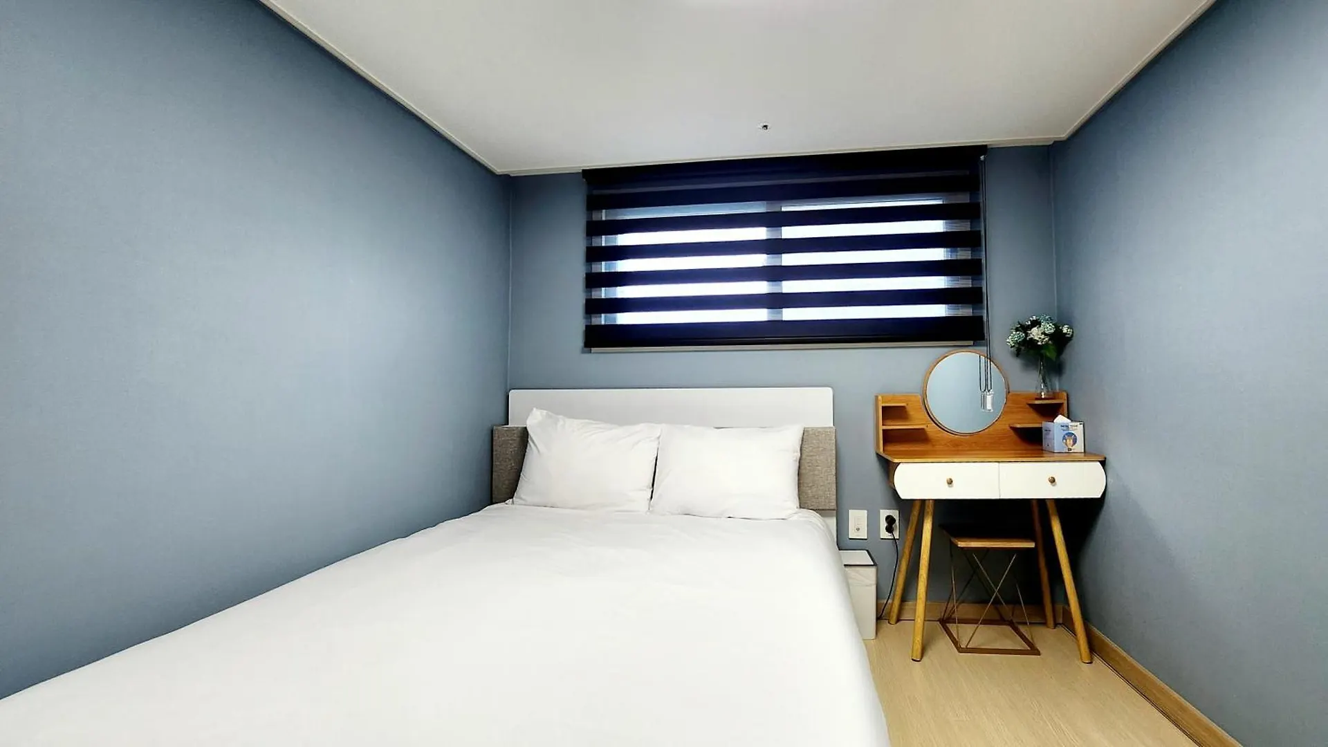 Hongik University Sinchon Sirince Seoul Apartment