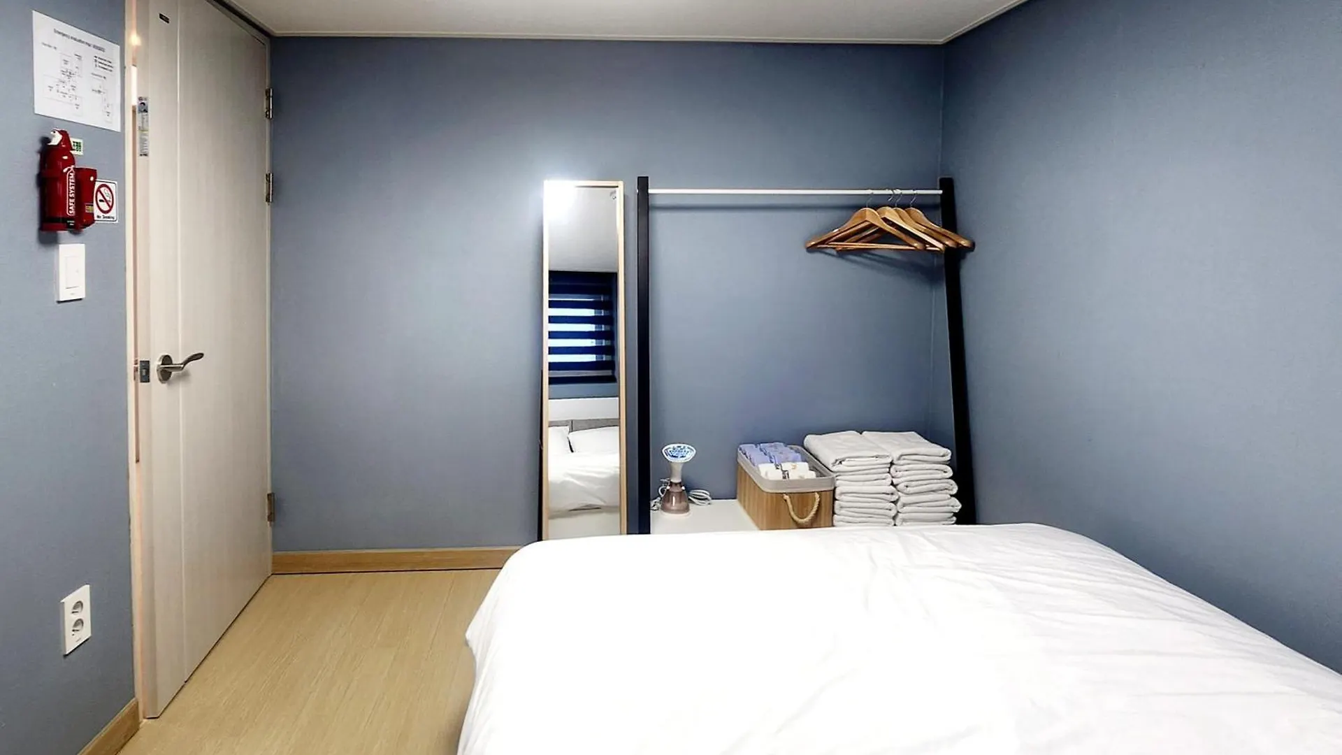 Apartment Hongik University Sinchon Sirince Seoul South Korea