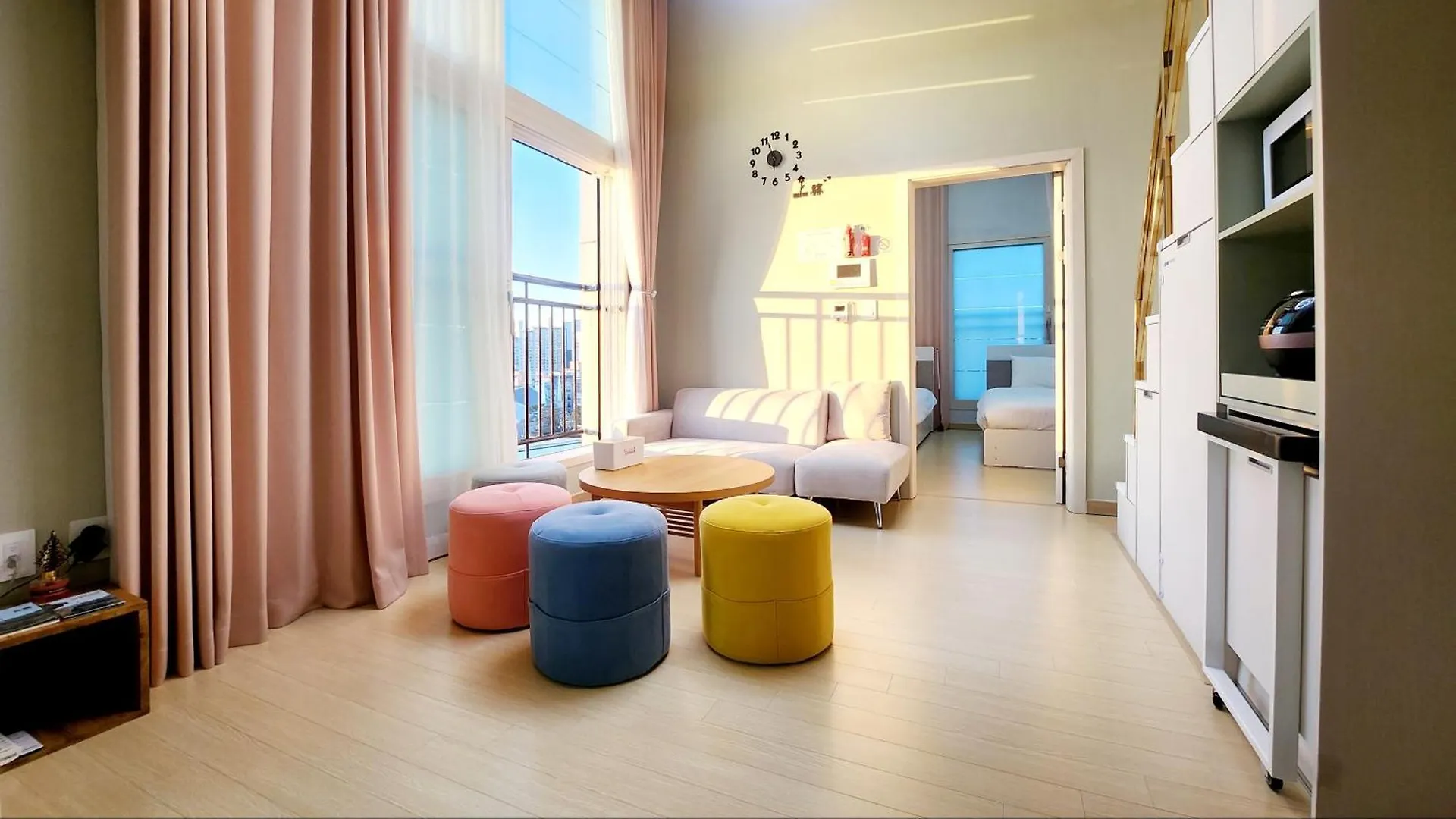 Apartment Hongik University Sinchon Sirince Seoul South Korea