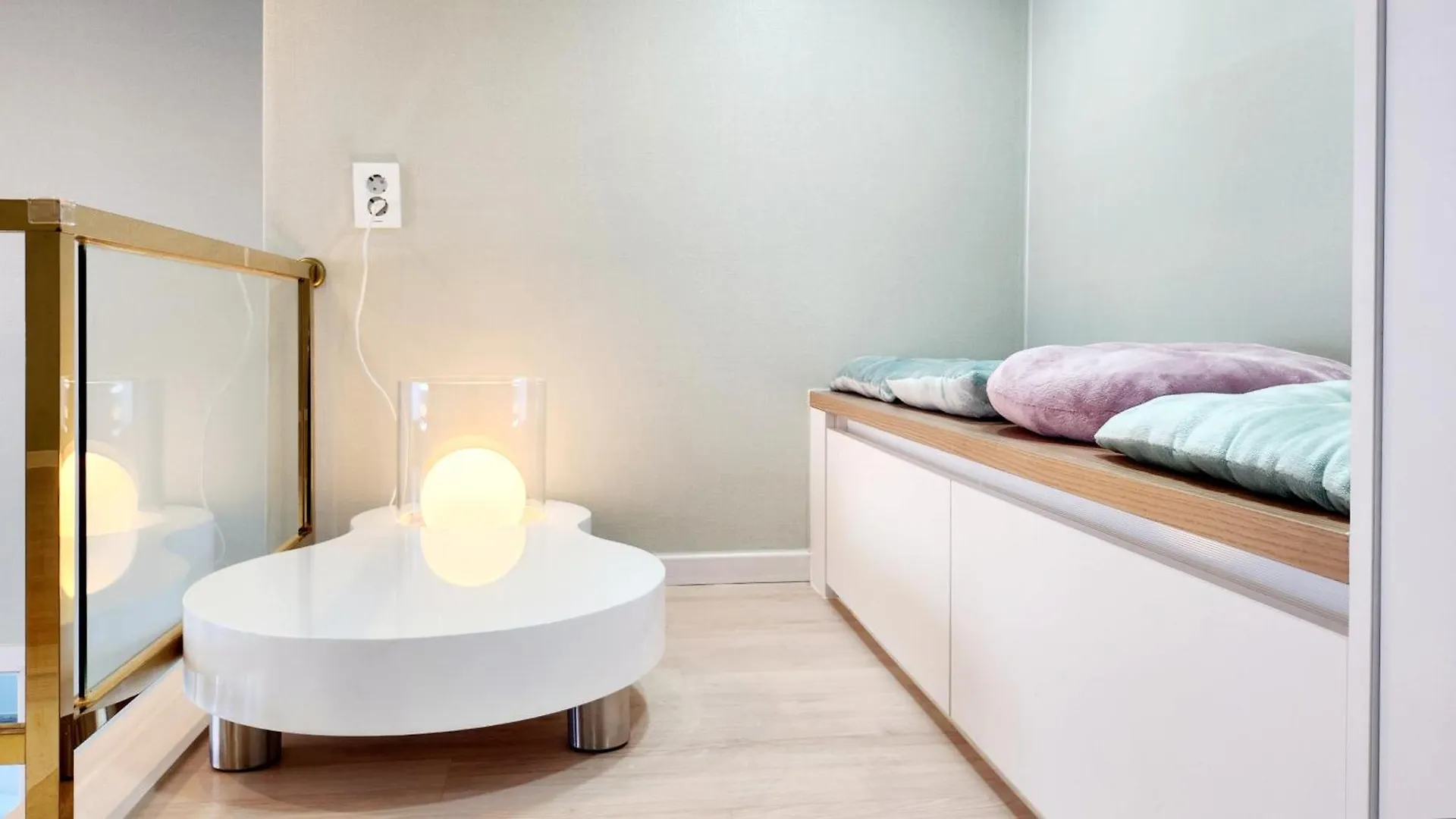 Apartment Hongik University Sinchon Sirince Seoul South Korea